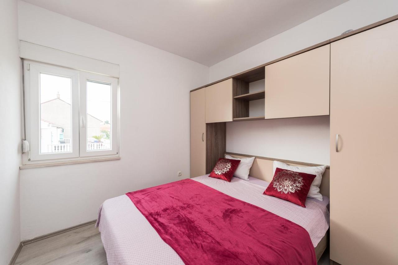Apartment Lavi *