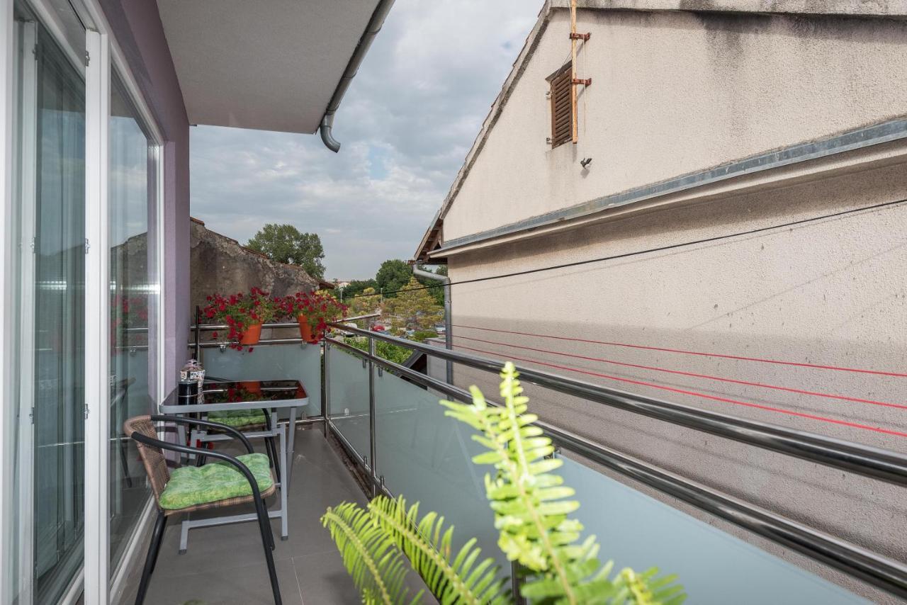 Lavi Apartment *